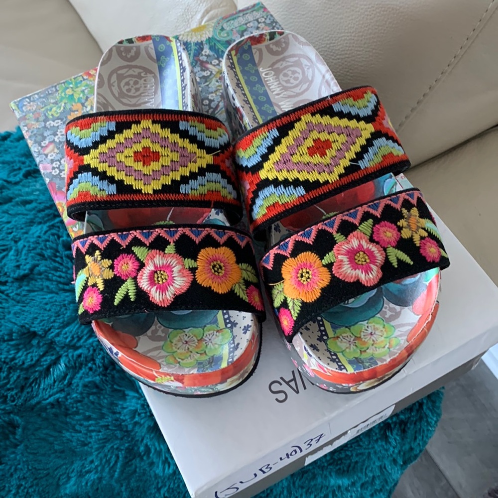 Johnny was shoes